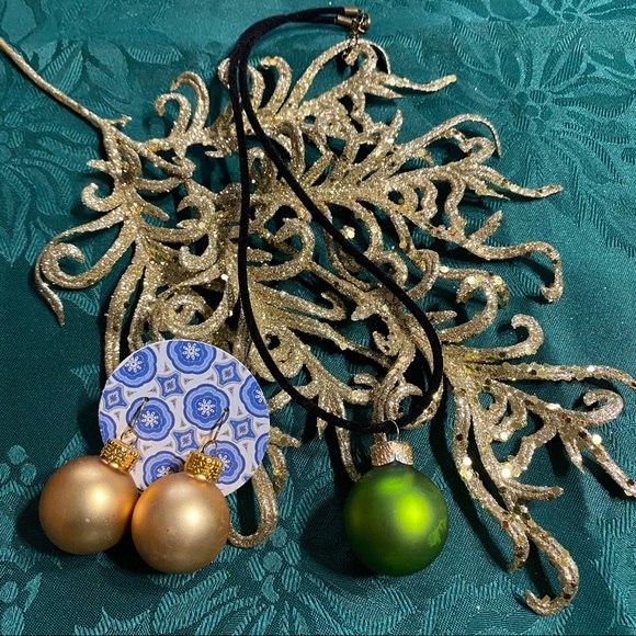 🎄New Christmas Bulb Earrings & Necklace Set - Picture 6 of 7